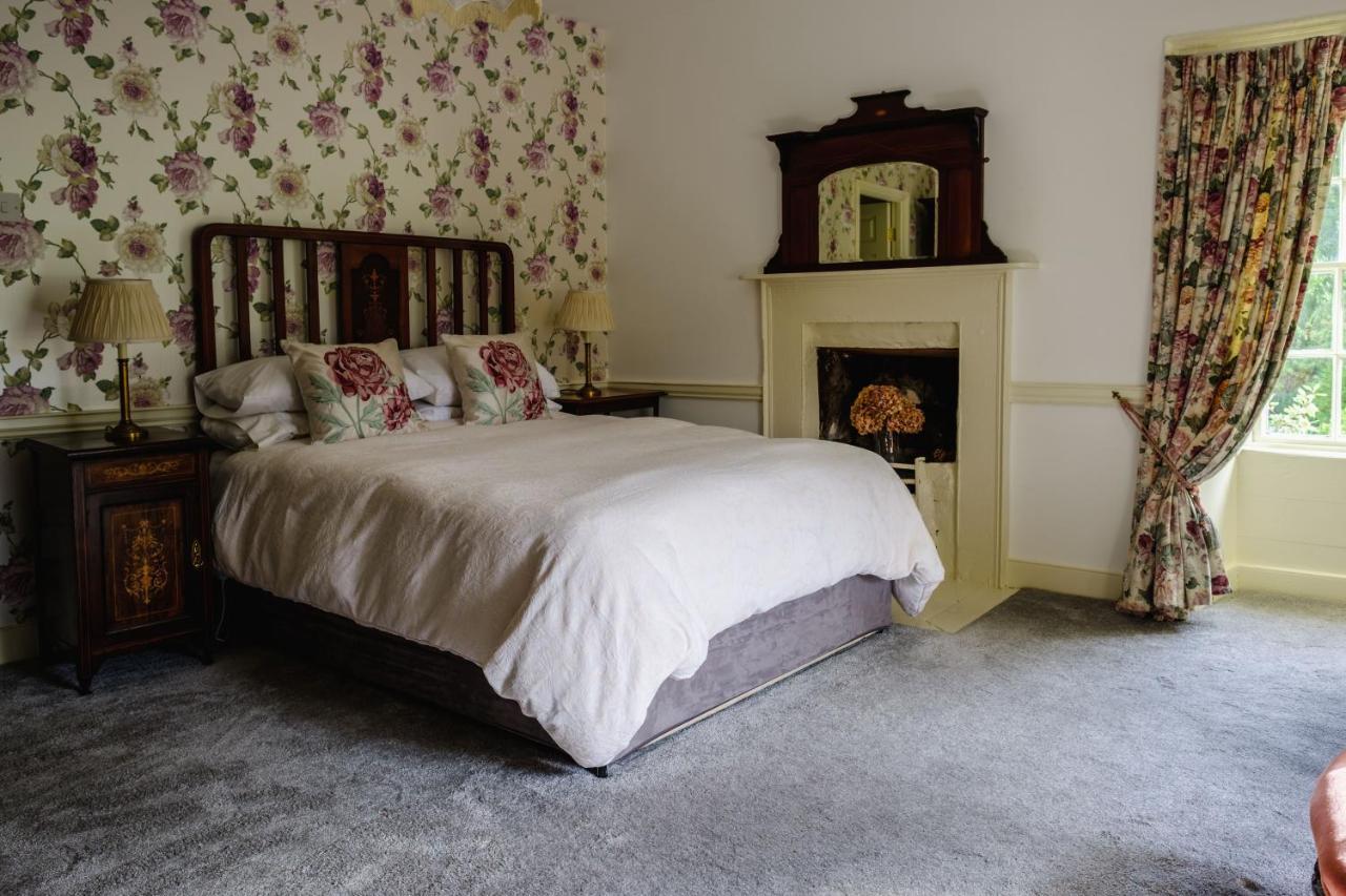 Brooklawn House Bed And Breakfast Mohill Екстериор снимка